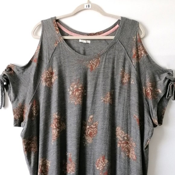 Maurices Womens Gray Cold Shoulder Round Neck Floral Blouse Top Size 3X - Picture 2 of 7